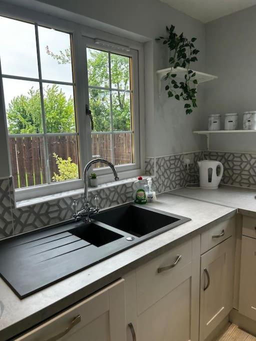 15 Min Drive To Airport 20 Min To Loch Lomond And City Center Old Kilpatrick Екстериор снимка