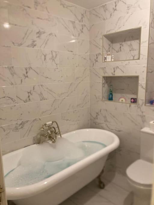 15 Min Drive To Airport 20 Min To Loch Lomond And City Center Old Kilpatrick Екстериор снимка