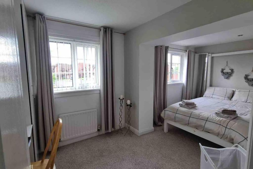 15 Min Drive To Airport 20 Min To Loch Lomond And City Center Old Kilpatrick Екстериор снимка