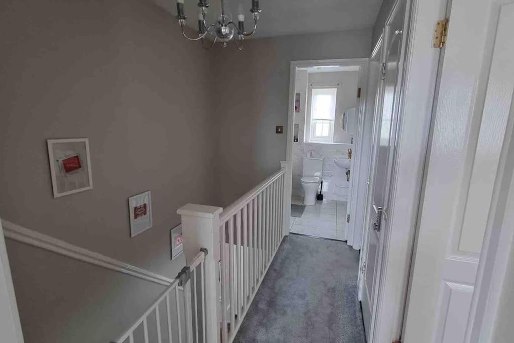15 Min Drive To Airport 20 Min To Loch Lomond And City Center Old Kilpatrick Екстериор снимка